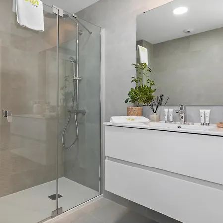 Penthouse Diamond - Private Pool, Terrace, Sea View, Gym & Bbq *