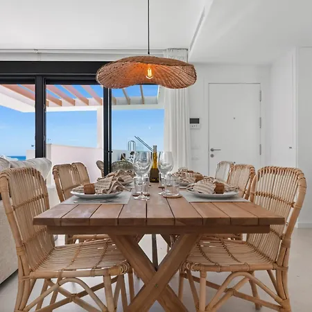 Penthouse Diamond - Private Pool, Terrace, Sea View, Gym & Bbq *