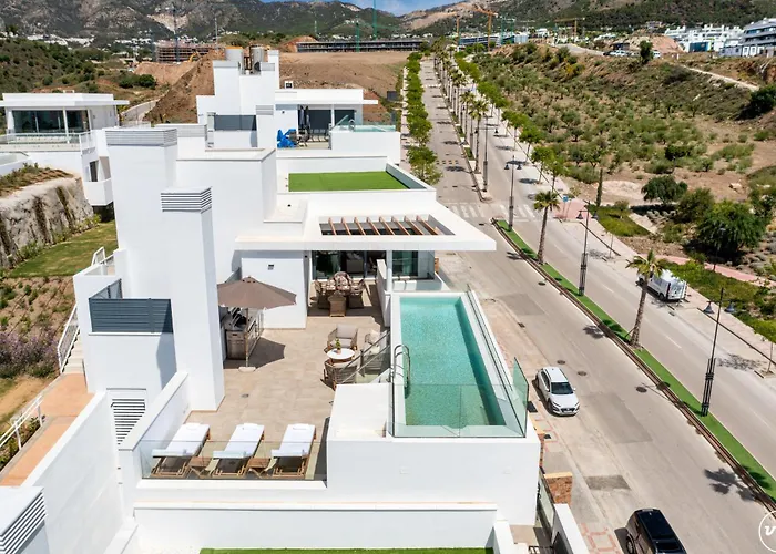 Apartamento Penthouse Diamond - Private Pool, Terrace, Sea View, Gym & Bbq Fuengirola