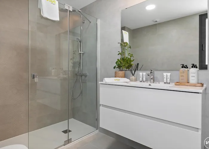 Penthouse Diamond - Private Pool, Terrace, Sea View, Gym & Bbq *