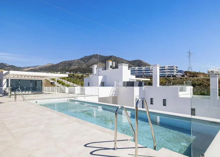 Penthouse Diamond - Private Pool, Terrace, Sea View, Gym & Bbq