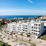 Apartment Penthouse Diamond - Private Pool, Terrace, Sea View, Gym & Bbq Fuengirola