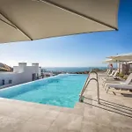 Apartment Penthouse Diamond - Private Pool, Terrace, Sea View, Gym & Bbq Fuengirola